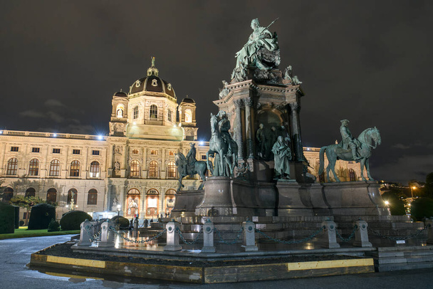 Monument of empress Maria Theresa on Maria Theresa Square with Kunsthistorisches Museum in Vienna, Austria. January 2022 . High quality photo - Foto, Bild