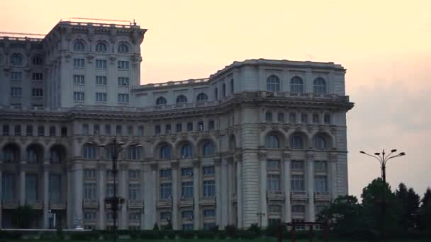 Slavný palác parlamentu (Palatul Parlamentului) v Bukurešti, hlavním městě Rumunska - Záběry, video