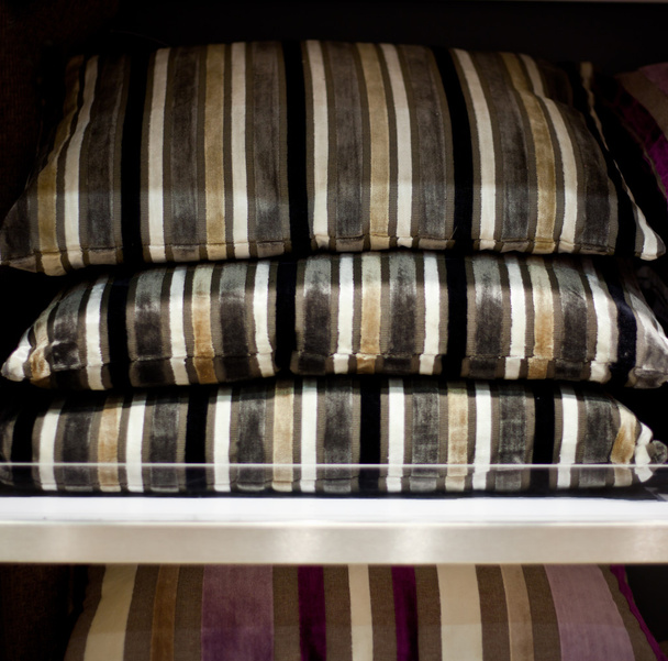 Полосатые подушки
 - Фото, изображение