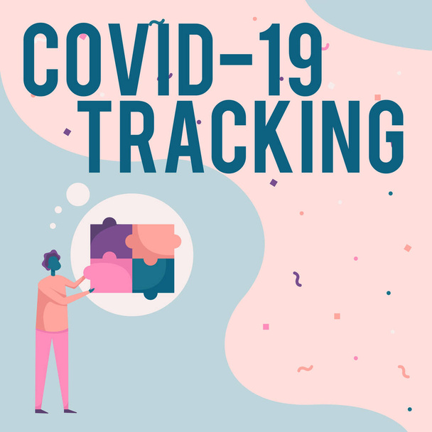 Inspiracja pokazująca znak Covid 19 Tracking. Koncepcja oznacza Odróżniający proces ewentualnego zarażonych osób Man Rysowanie Stojący Montaż Cztery Puzzle Pieces. - Zdjęcie, obraz