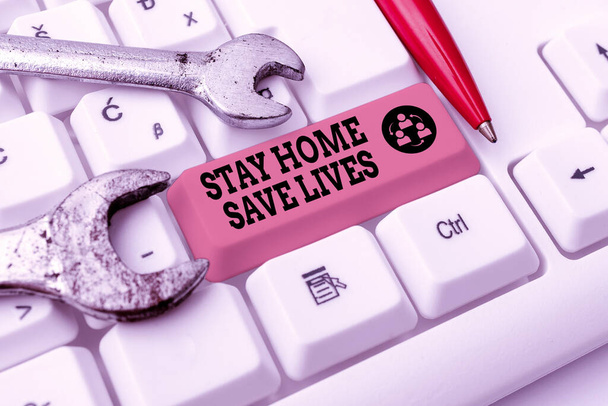 Tekenen voor Stay Home Save Lives. Conceptuele foto vermindert het aantal geïnfecteerde patiënten door het huis niet te verlaten Abstract Typing Presentation Message, Retyping New Email Password - Foto, afbeelding