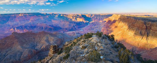 Μεγαλοπρεπή μακρινή θέα του Grand Canyon - Φωτογραφία, εικόνα