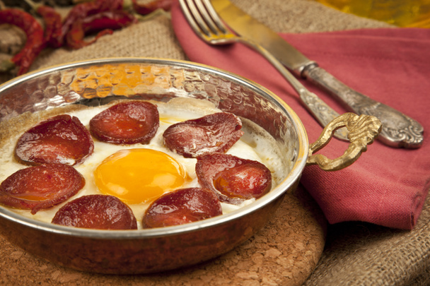 Türk sosis (sucuk) ve yumurta - Fotoğraf, Görsel