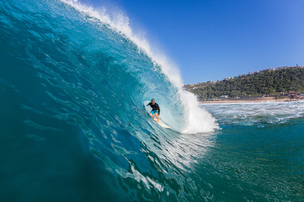 Surfen in blauwe Golf - Foto, afbeelding