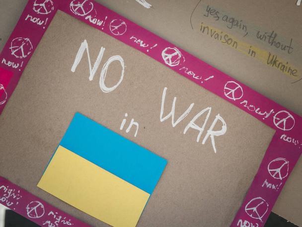 plakat nie ma wojny na Ukrainie. - Zdjęcie, obraz