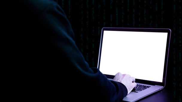 Cyber Security hakkeri käsite. Internet web hakata tekniikkaa. Digitaalinen kannettava hakkerimies käsi eristetty musta banneri. Tietosuoja, suojattu internetyhteys, kyberturvallisuus - Valokuva, kuva
