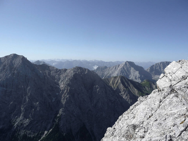 Passeio de montanha no cume Jubilaeumsgrat, Baviera, Alemanha, no verão - Foto, Imagem