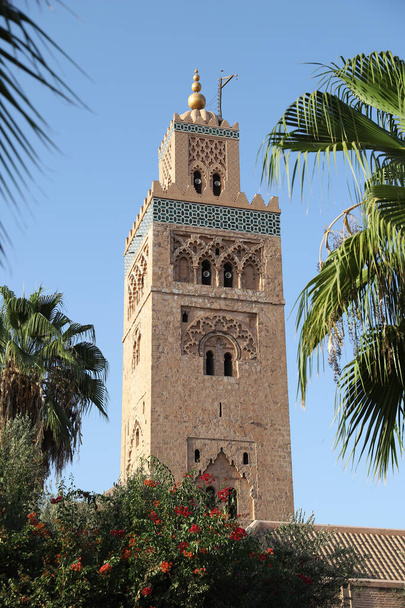 Mezquita Kutubiyya en la ciudad de Marrakech en Marruecos - Foto, imagen