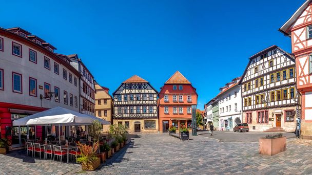 Mercado e Iglesia de Schmalkalden, Alemania  - Foto, Imagen