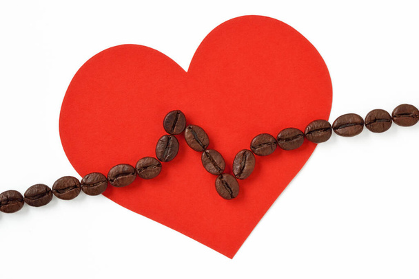 Srdce s kardiogramem z kávových zrn - Fotografie, Obrázek