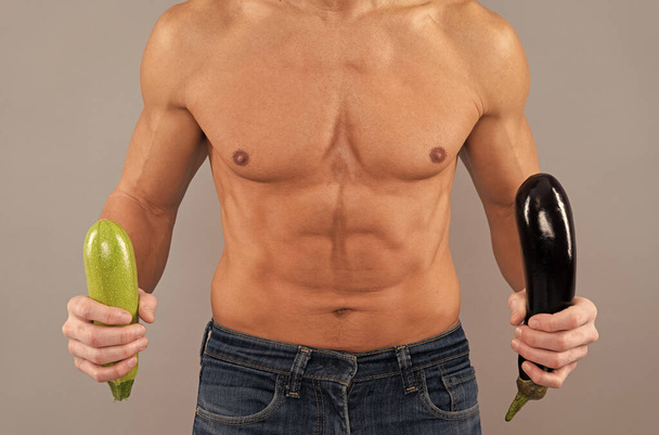 Männergesundheit und Erektion. Muskelaufbau durch vegetarische Ernährung. Diät für flachen Bauch. - Foto, Bild