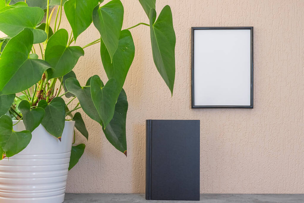 Photo frame with empty space. To write a message, invitation, wishes, photography. - 写真・画像