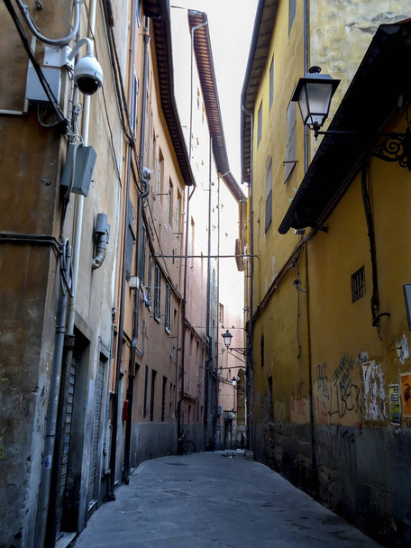 estrecha calle medieval en Italia - Foto, imagen
