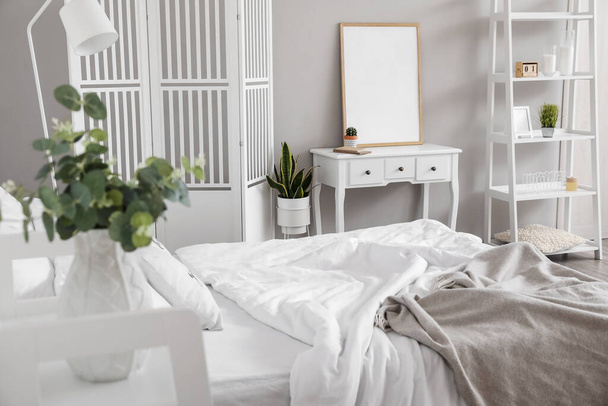 Interior of modern bedroom in white colors - Foto, Imagem