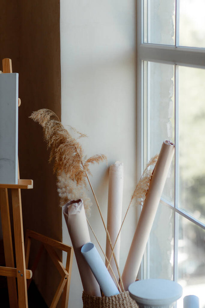Artist's window. Painting tools. Concept of an art drawing studio. - Valokuva, kuva