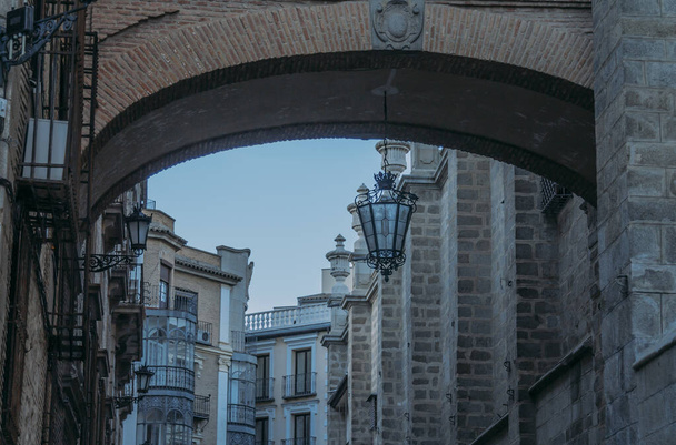 monumental historic streets of the city of toledo, spain - Foto, Imagen