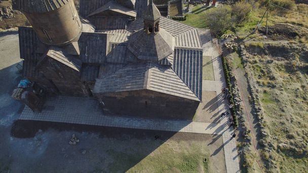 El Saghmosavank, antigua iglesia cristiana en Armenia - Foto, imagen