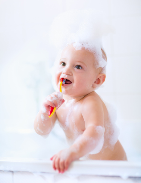 Bebê escovar os dentes
 - Foto, Imagem