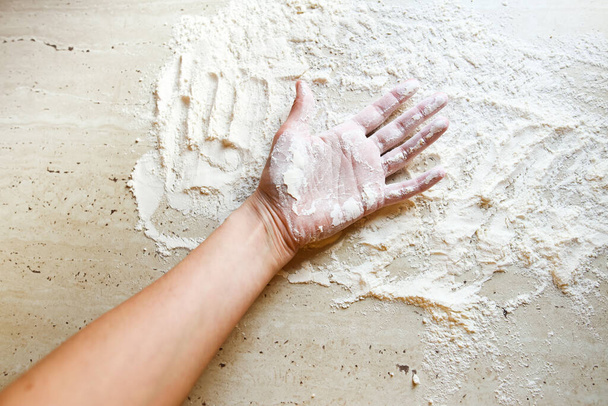 Hand in flour - Fotoğraf, Görsel