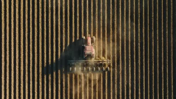 農業分野における産業用トラクター収穫ドローン映像 - 映像、動画