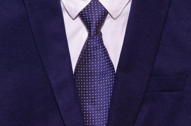 Бізнесмен костюм з білою сорочкою і краваткою
 - Фото, зображення
