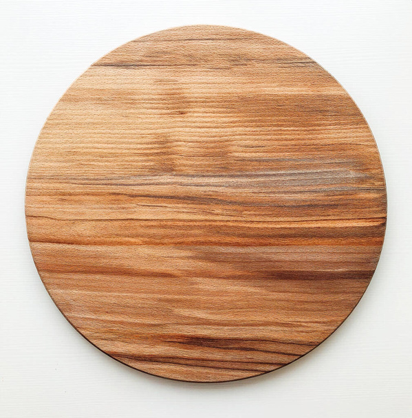 Round wooden board isolated on white background - Φωτογραφία, εικόνα