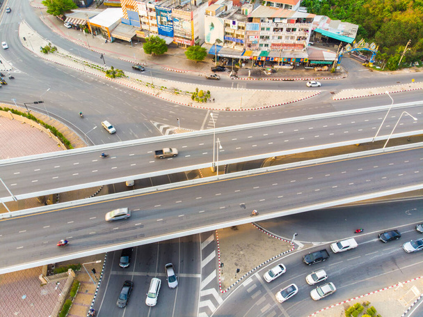 Top antenni näkymä risteys liikenne city road auton liikkeen moderni kaupunki - Valokuva, kuva