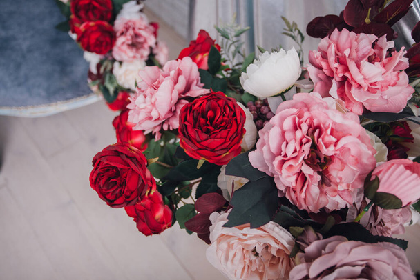Vintage decorative flowers, closeup indoor shot - Фото, изображение