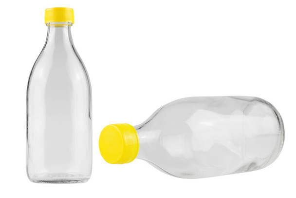 botella de vidrio aislado sobre fondo blanco - recorte caminos - Foto, imagen