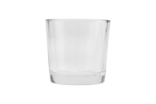 tazza di vetro vuoto isolato su sfondo bianco - percorsi di ritaglio - Foto, immagini