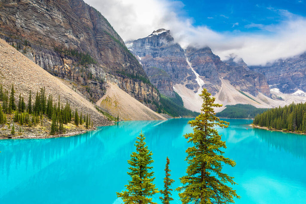 Panoramic view of Lake Moraine, Banff National Park Of Canada - 写真・画像