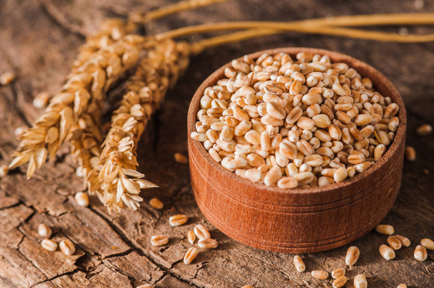fresh wheat grains.Ear of wheat bread  - Fotografie, Obrázek