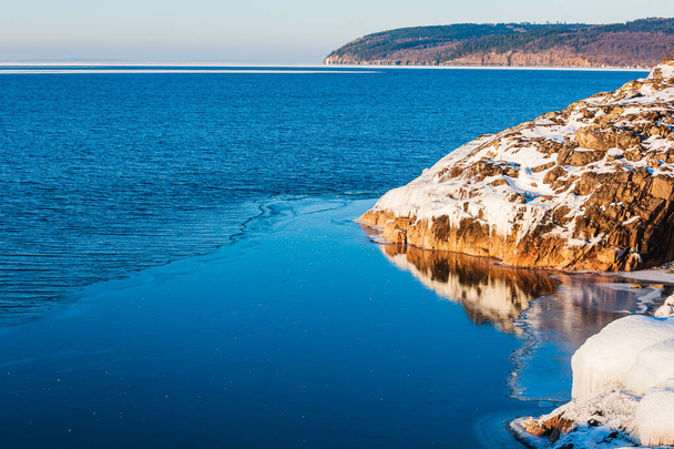 IJs voor het meer. Zweden - Foto, afbeelding