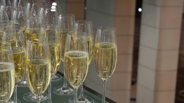 Copos com vinho champanhe - Filmagem, Vídeo