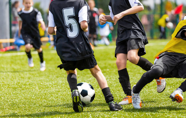 Jogo de futebol para crianças. Treinamento e futebol torneio de futebol
 - Foto, Imagem