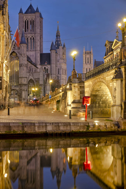 Graslein ja Pyhän Nikolauksen kirkko Gentissä, Flanderissa, Belgiassa - Valokuva, kuva