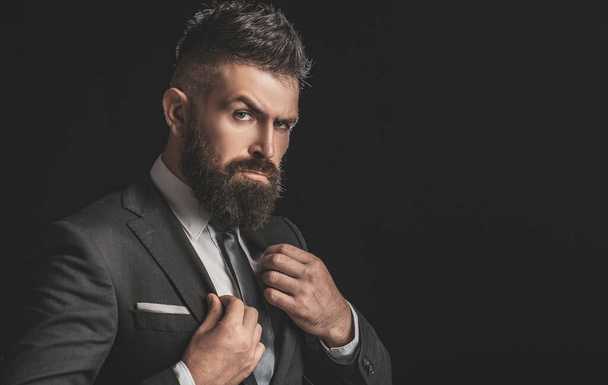 Rich bearded man dressed in classic suits. Elegance casual dress. Fashion suit. Luxury mens clothing. Man in suit. Businessman confidence. Classical costume. Mans Fashion. - Foto, Imagen