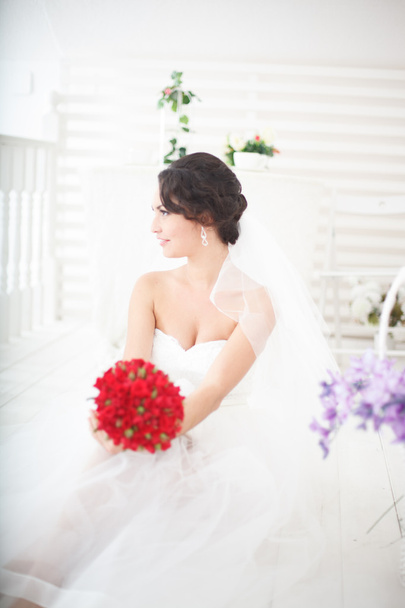 Young beautiful bride - Zdjęcie, obraz