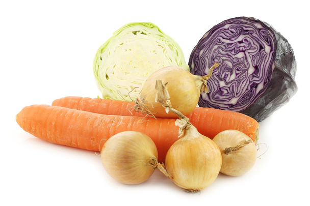 Winter carrots, brown onions, red cabbage and pointed cabbage - Fotografie, Obrázek