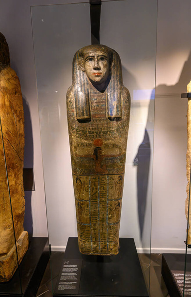 Артефакти в Музеї стародавньої культури Єгипту в Барселоні (Іспанія). - Фото, зображення
