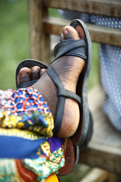 Füße eines Afrikaners ruhen - Foto, Bild