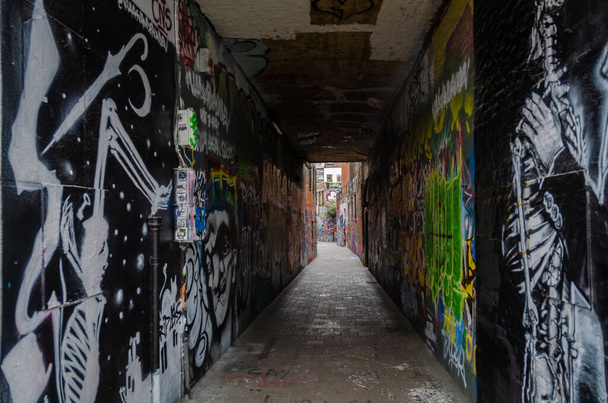 Werregarenstraat la calle de graffiti en el centro de Gante, Bélgica - Foto, imagen