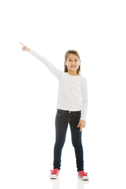 Little girl pointing - Фото, зображення