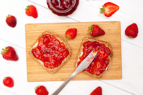 heerlijke aardbeien jam - Foto, afbeelding