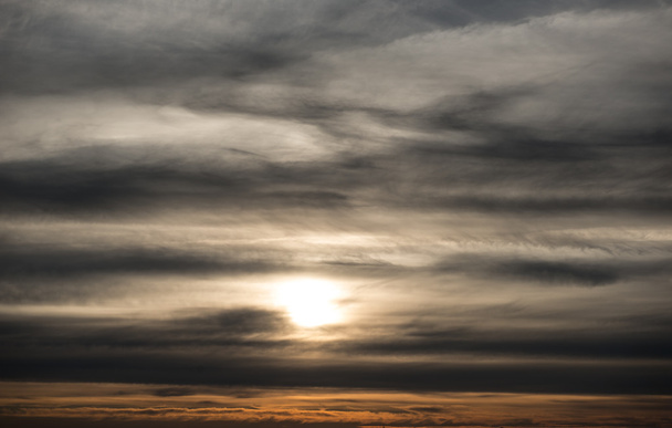 Dramatisches Sonnenuntergangsfoto  - Foto, Bild
