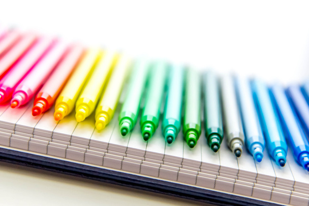 back to school supplies, bright colored markers - Foto, Bild