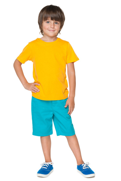 黄色いシャツの少年の笑顔 - 写真・画像