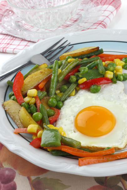Fried egg with vegetables - Photo, image