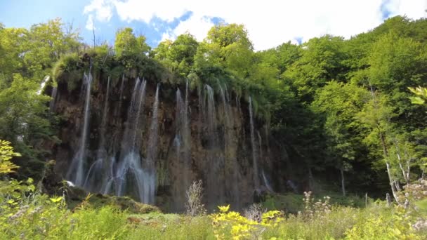 Cascade de Veliki Prstavac dans les lacs de Plitvice - Séquence, vidéo