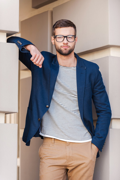 Handsome young man in smart jacket - Foto, imagen